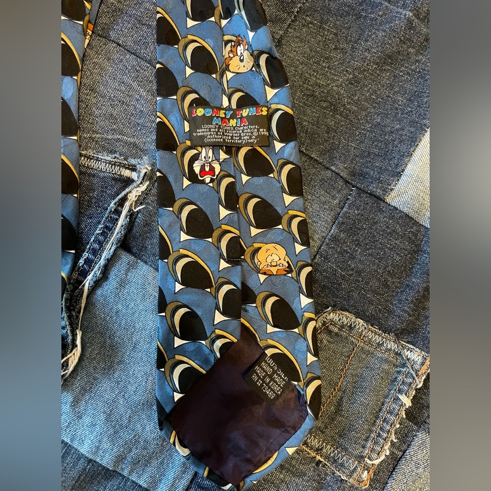 Vintage 90s Looney Tunes Mania Handmade Silk Tie - Picture 3 of 3